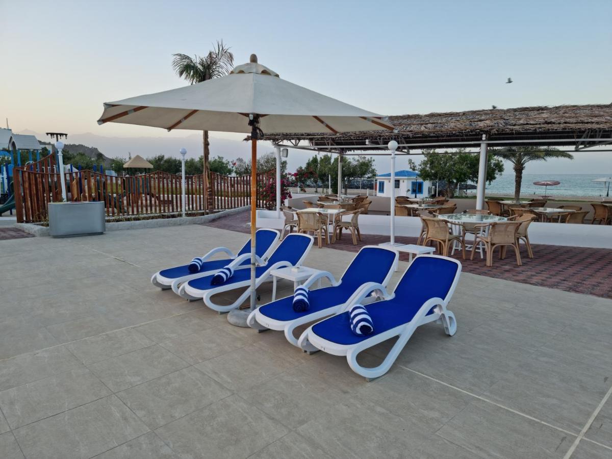 Holiday Beach Resort 迪巴 外观 照片