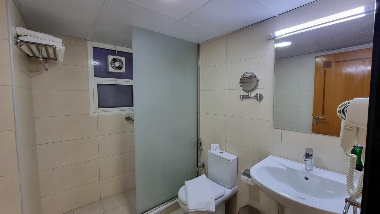 Holiday Beach Resort 迪巴 外观 照片
