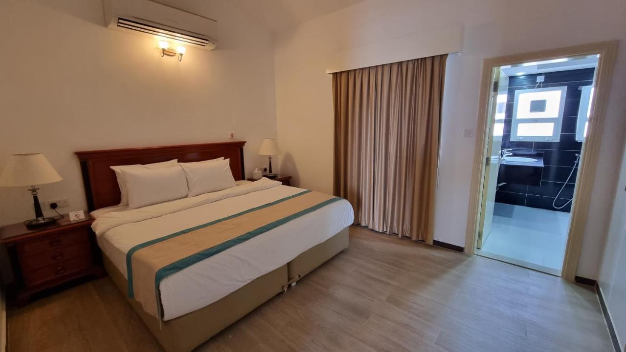 Holiday Beach Resort 迪巴 外观 照片