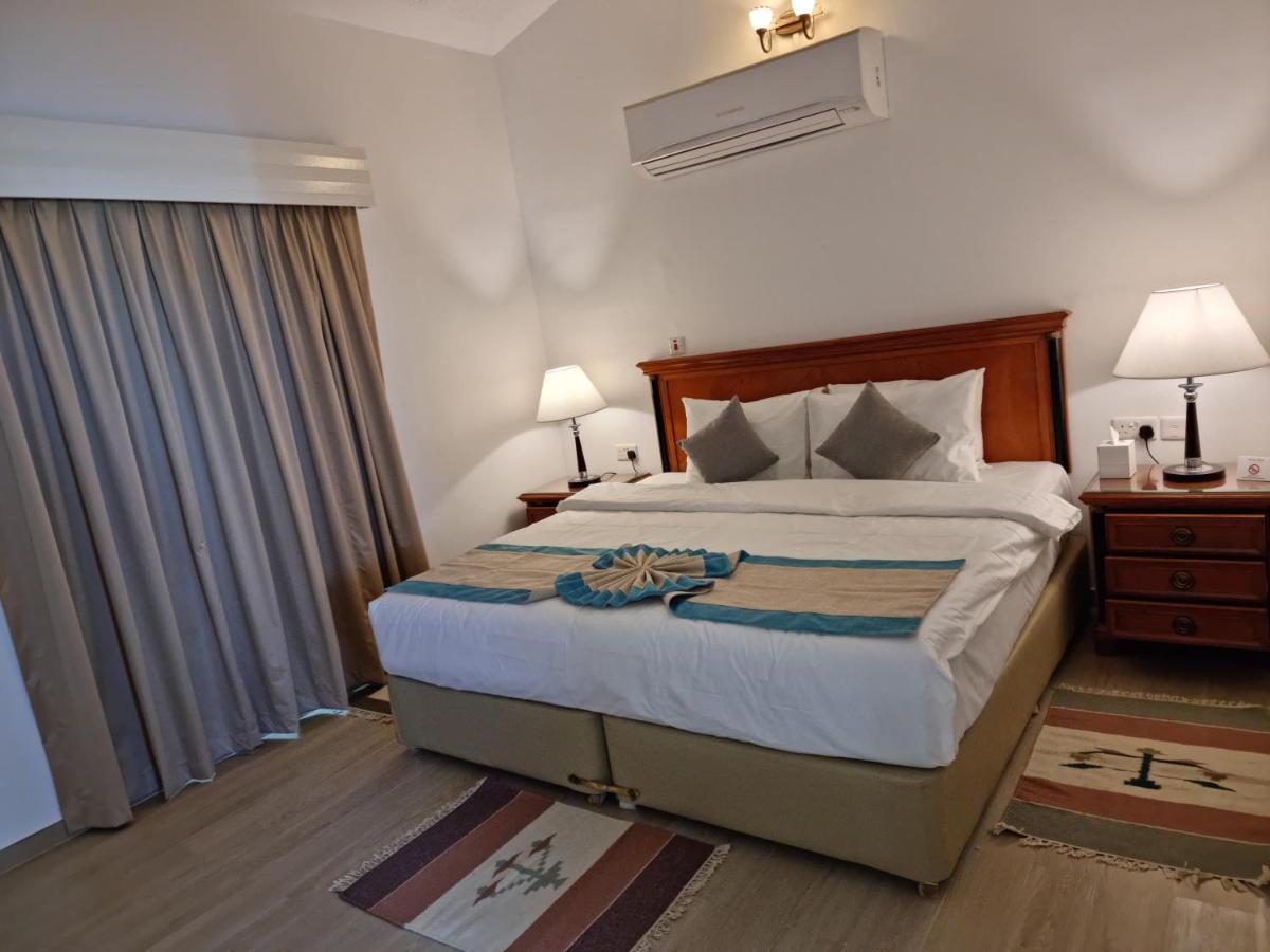 Holiday Beach Resort 迪巴 外观 照片