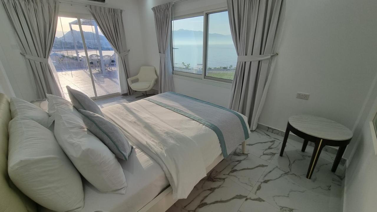 Holiday Beach Resort 迪巴 外观 照片